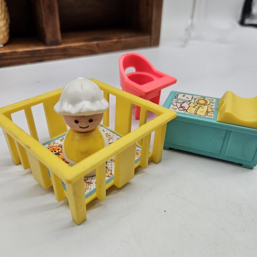 FISHER PRICE LITTLE PEOPLE Nursery set toys